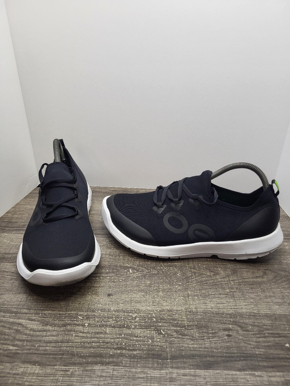 Oofos OOmg Sport LS Low Shoe Sneaker Men's Size 11 Black White Athletic Comfort